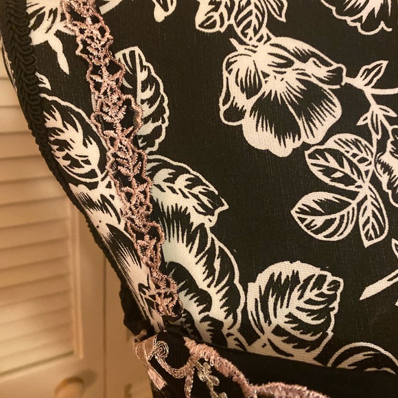 Black with Pink Rose Embroidered Bustier Corset Size 36C - Picture 3 of 7